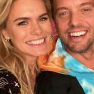 Bas Smit deelt emotionele post over vrouw en kinderen: ‘Ik krijg tranen in m’n ogen’