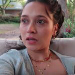 ‘De Huismuts’ over de struggles met een pasgeboren baby: ‘Ik ben echt even uitgeput’