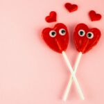 Flapuit krijgt seksuele voorlichting: ‘Meester, dus jouw piemel zat in haar vagina?’