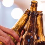 Pils voor papa? Het alcoholgebruik van vaders heeft óók invloed op de baby