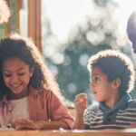 ‘Ouderdag’ in plaats van Moeder- of Vaderdag? Niet als het aan jullie ligt: ‘Al dat woke gedoe!’