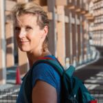 Sinnika (53) over haar werk: ‘Terwijl anderen Kenia ontvluchtten, kwam ik aan met mijn baby’