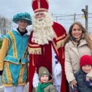 Roos viert Sinterklaas anders: ‘Ik wil dat mijn kinderen weten dat we altijd eerlijk zijn’