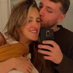 Suzan en Freek delen intieme beelden van eerste maanden met baby Sef in nieuwste videoclip