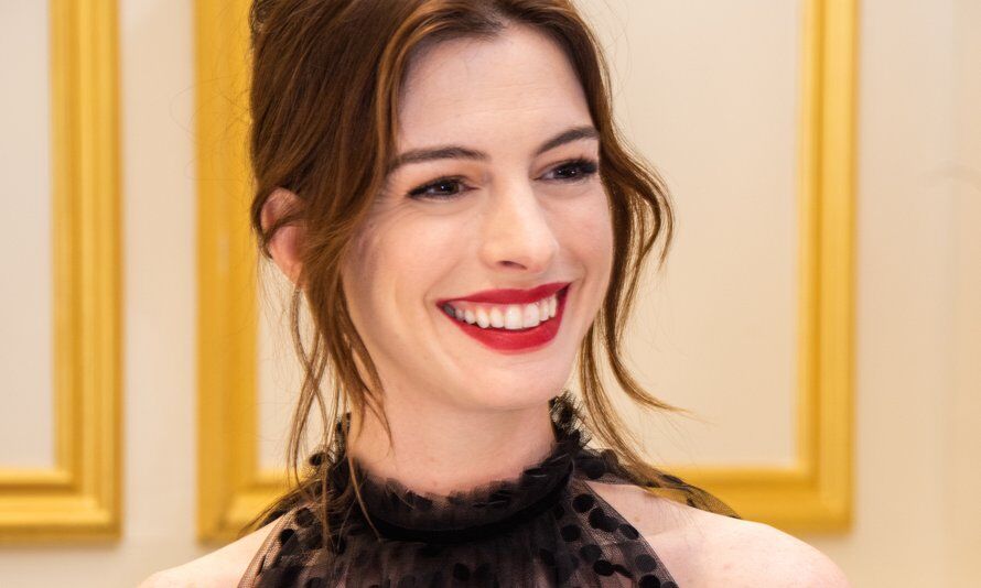actrice_anne_hathaway_drinkt_geen_alcohol