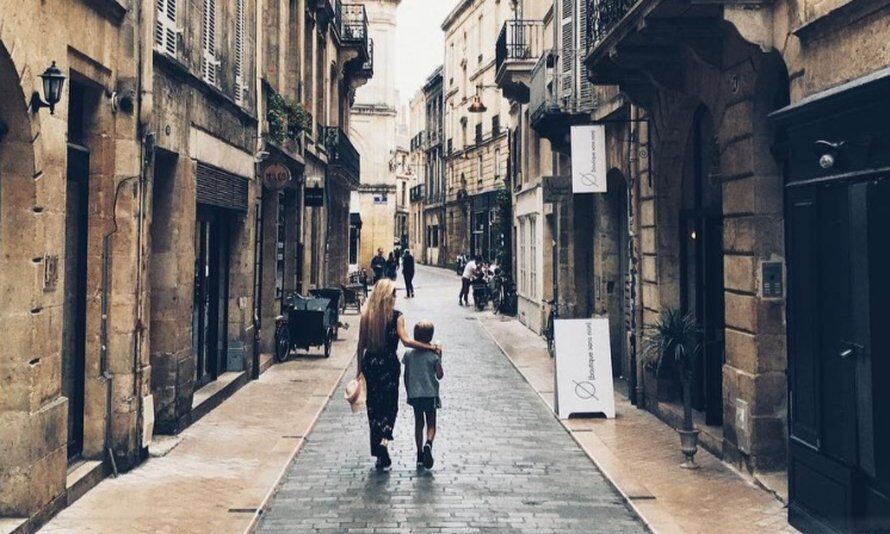 Illustratie bij: Van vakantie tot familiefoto: dit plaatsten BN’er-moeders deze week op Instagram