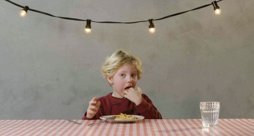 Illustratie bij: Kinderen testen pastasaus: ‘Dit is wel echt een 8,5 hoor’