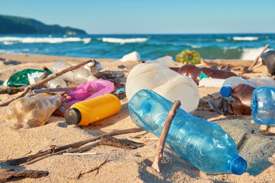 Illustratie bij: Minder plastic gebruiken op vakantie: 9 tips