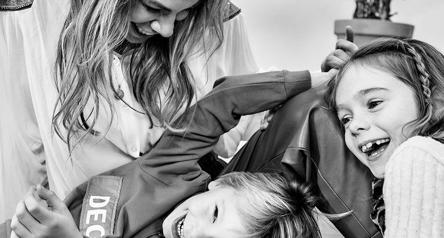 Illustratie bij: Nicolette Kluijver over het huishouden: ‘Ik word gek’