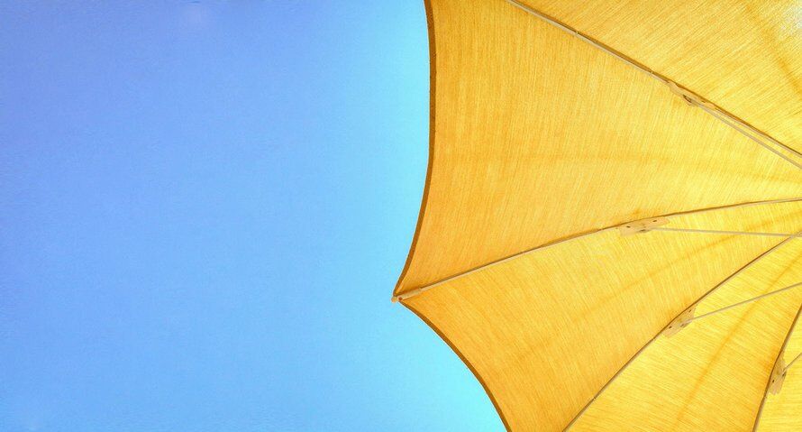 Illustratie bij: Altijd schaduw bij de hand: shop deze parasols voor de kinderwagen
