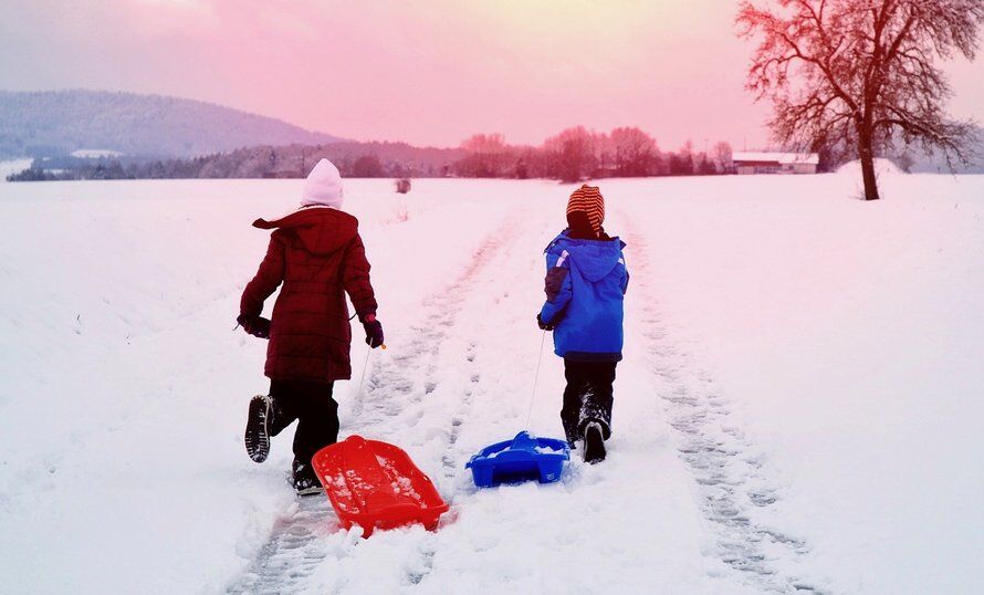 Illustratie bij: Een must in de sneeuw: dit zijn de fijnste skibroeken voor kinderen
