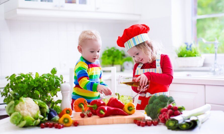 Illustratie bij: 5 tips om veilig samen met je kind te koken