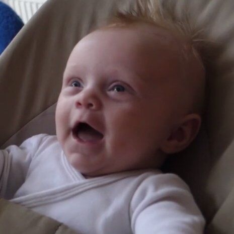 Illustratie bij: VIDEO: baby Céla-Lynn kan niet stoppen met lachen
