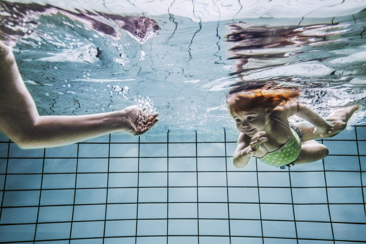 Illustratie bij: Wachtlijsten voor zwemlessen: ‘Zwemveiligheid nooit eerder zo beroerd als nu’