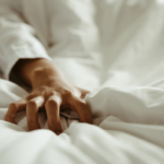 ‘Het is ijskoud in ons bed en daarom heb ik nu een minnaar’