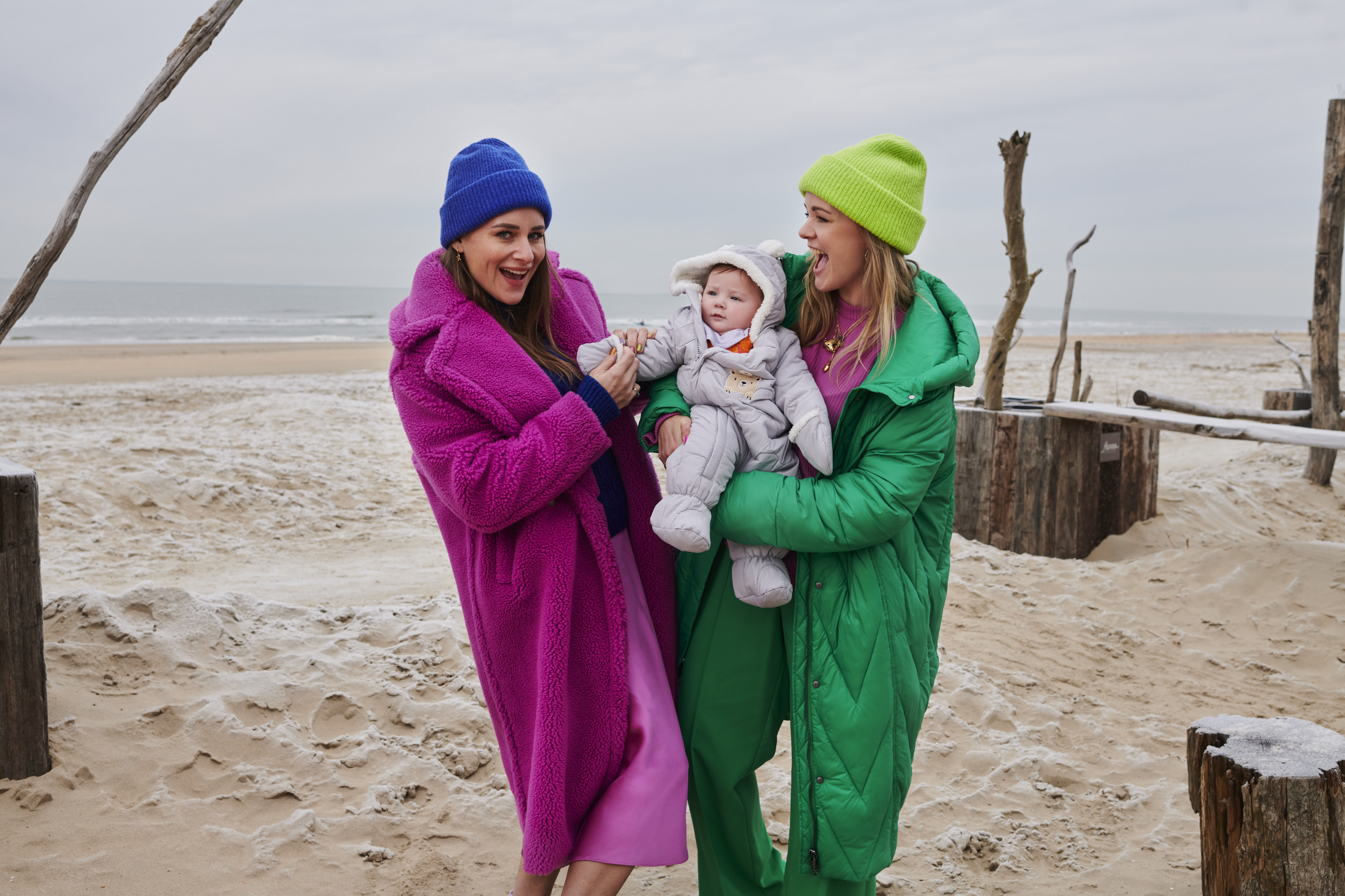 Illustratie bij: Déze ‘normale’ kleding kun je volgens Lizet Greve en Rebecca Boektje óók tijdens je zwangerschap dragen