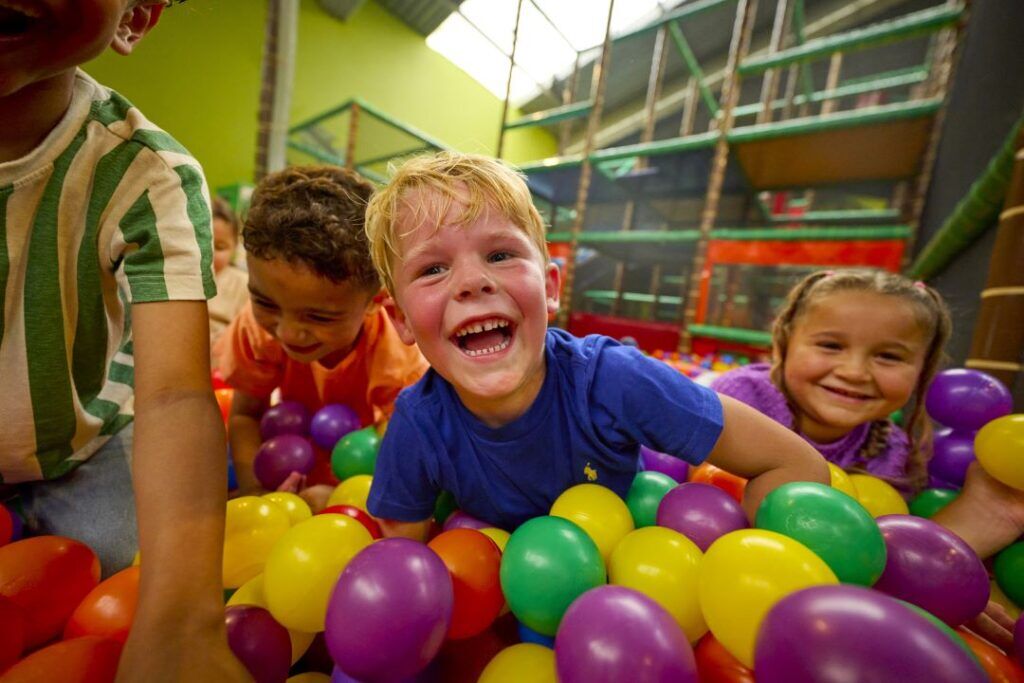 spelende kinderen