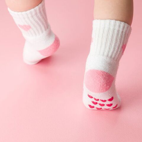 Illustratie bij: Nooit meer uitglijden: 5x fijne anti-slip sokken