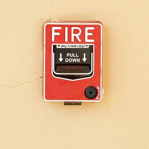 Illustratie bij: De juf: ‘Ineens gaat het brandalarm in de school af’