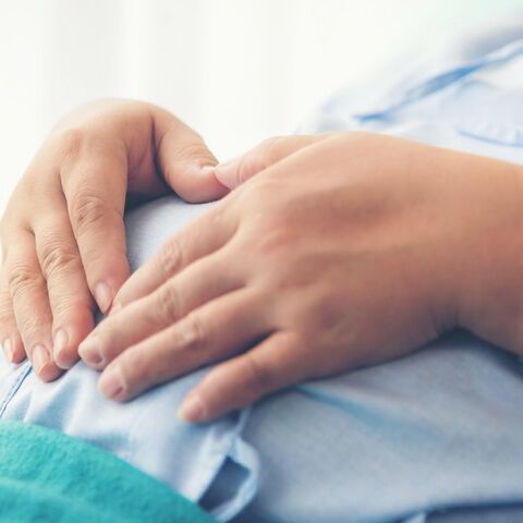 Illustratie bij: Niki is dankbaar voor de knip tijdens haar bevalling: ‘Anders had mijn zoon het misschien niet overleefd’