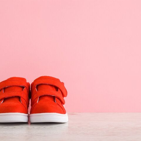 Illustratie bij: Dit zijn de leukste schoenen zonder veters voor meisjes