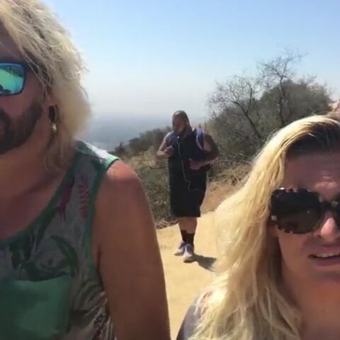 Illustratie bij: VIDEO: Bobbi en Mark gaan tien kilometer hiken bij veertig(!) graden