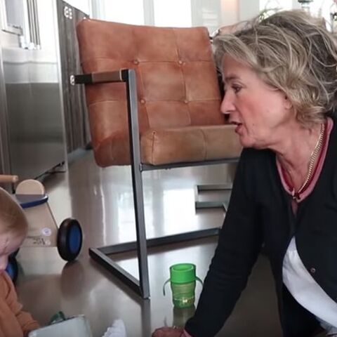 Illustratie bij: VIDEO: Saar Koningsberger krijgt oerhandige tip van haar moeder