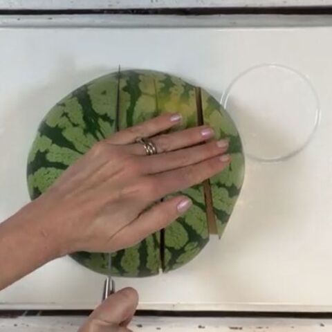 Illustratie bij: VIDEO: Zo snijd je een watermeloen