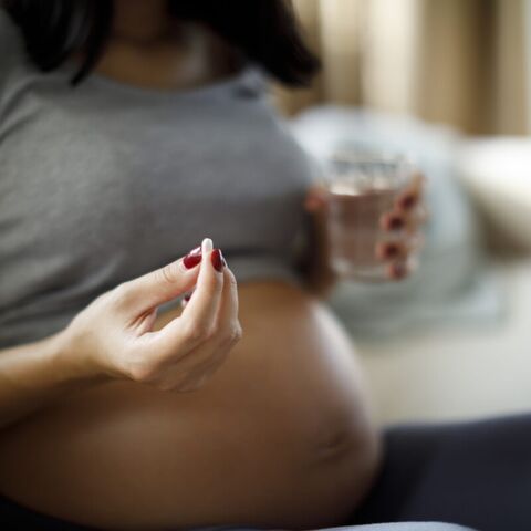 Illustratie bij: Wat kun je beter gebruiken als je zwanger bent: ibuprofen of paracetamol?