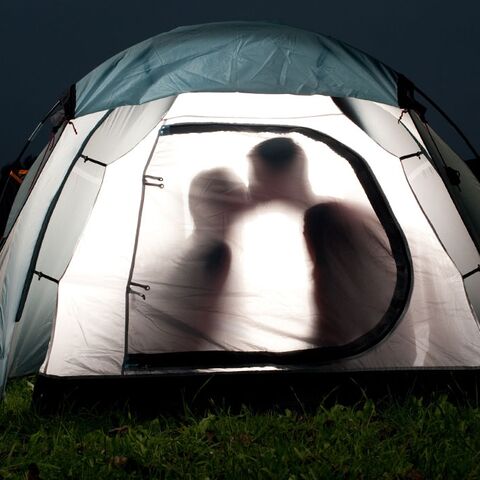 Illustratie bij: Seksblunders: ‘De campingbuurman had de hele tijd mee zitten genieten’