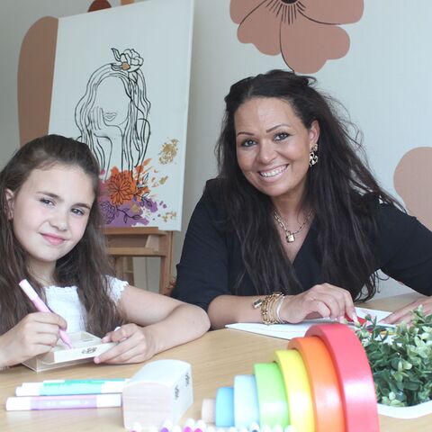 Illustratie bij: Priscilla geeft creatieve workshops voor kinderen: ‘Mijn dochter helpt graag mee’