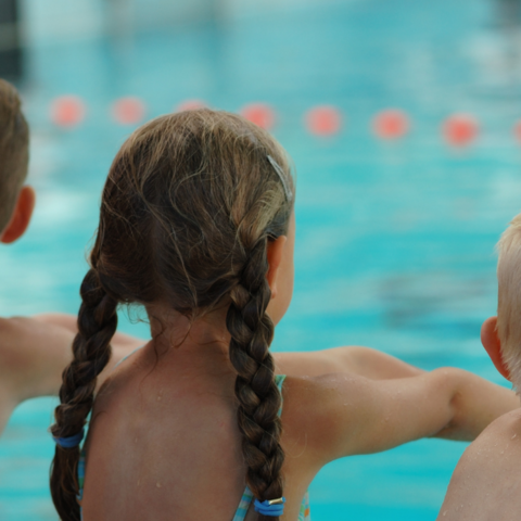 Illustratie bij: Steeds meer kinderen zonder zwemdiploma door te dure zwemlessen