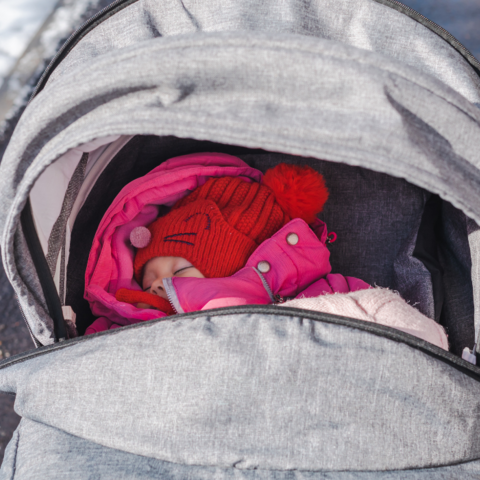 Illustratie bij: Deense trend: is het gezond om baby’s buiten te laten slapen?