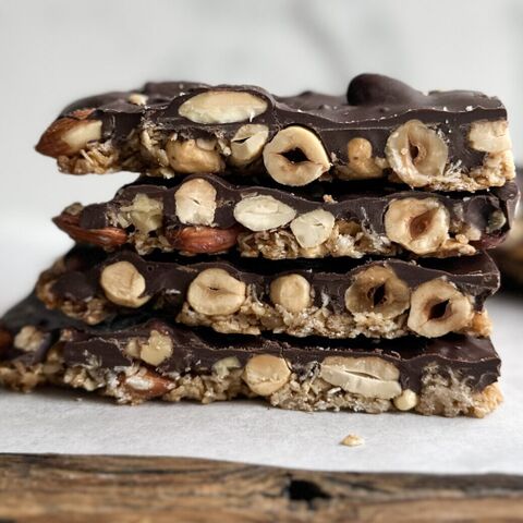 Illustratie bij: Het perfecte tussendoortje: zelfgemaakte granola chocolade bark