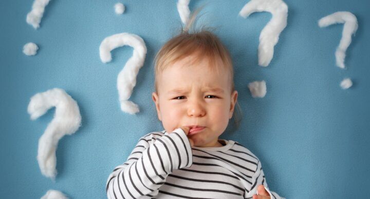 Wil je je baby zijn eerste woordjes leren? Zingen helpt!