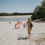 Nieuwe vakantiehype onder ouders: een ‘achterstevoren stranddag’