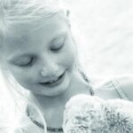 ‘Als Fiona (8) moe wordt, neemt de robot haar plek in de klas over’