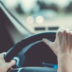 Op vakantie met de auto? Deze dagen kun je de meeste files verwachten en ANWB tipt wat je kunt doen