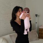 Anna Nooshin open over moederschap: ‘Anders dan verwacht’