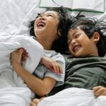 Is jouw kind altijd in jullie bed te vinden? Dit is wat het betekent volgens een expert