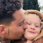 Douwe Bob neemt besluit over zoontje Elias: ‘Vanaf nu onherkenbaar’