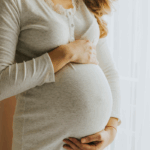 Nieuw onderzoek: luchtvervuiling heeft dit gevolg op het brein van een ongeboren baby