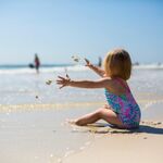Kinderarts waarschuwt: dit moet je niet doen met je kind tijdens extreme hitte