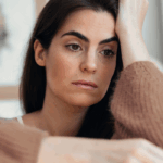 Caroline is depressief: ‘Ik had nooit een kind moeten krijgen’