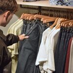 Waarom jouw partner ook wel eens een kleding-upgrade verdient