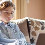 Online weerbaarheid: experts tippen hoe je met tieners praat over misogynie