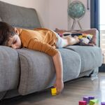 Waarom verveling goed is voor je kind (en hoe jij er slim mee omgaat), volgens experts
