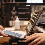 Vrouwen met deze sterrenbeelden doen het vaakst impulsieve aankopen