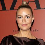 Babynieuws! NOS-nieuwslezer Iris de Graaf zwanger van eerste kindje: ‘Blij en dankbaar’