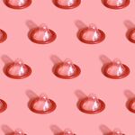 Eef: ”Fijn weekend”, gniffelde de bezorger toen hij het kratje met vijftig pakjes condooms overhandigde’